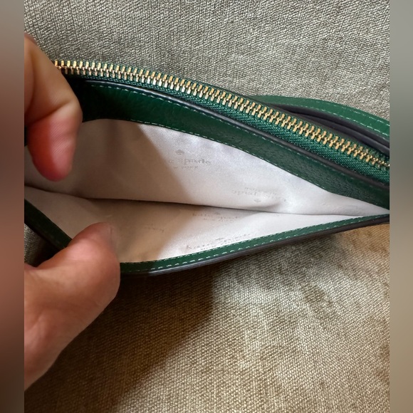 Kate Spade Green Pebbled Leather Wristlet - NWT  Beautiful Fall/Winter C… - Picture 5 of 6